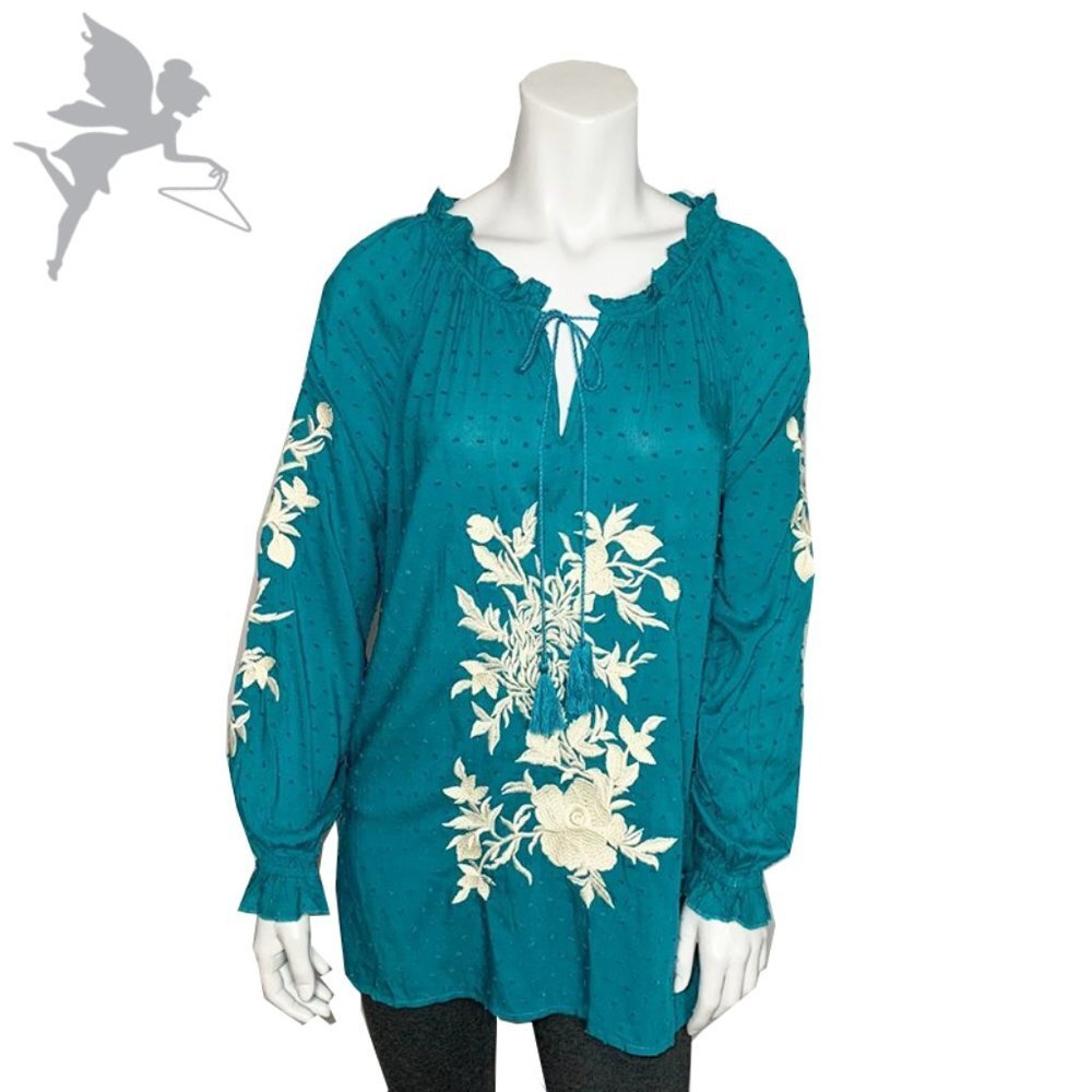 NWT SOLITAIRE Teal boho embroidered top